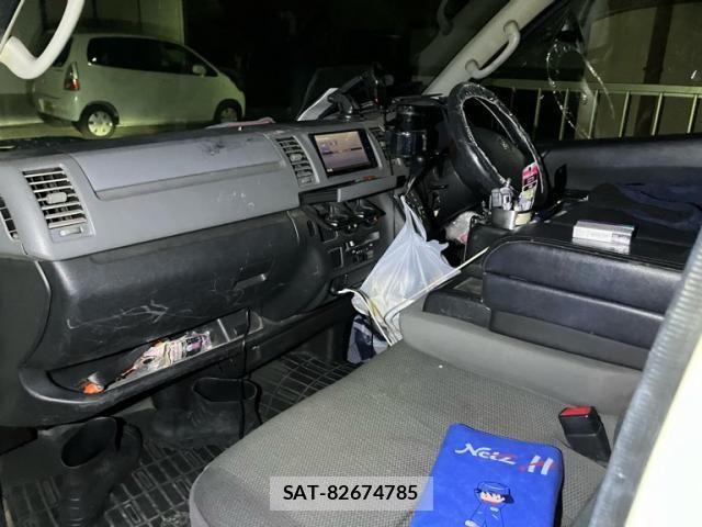 Toyota HIACE VAN 2012-10 3832863-15
