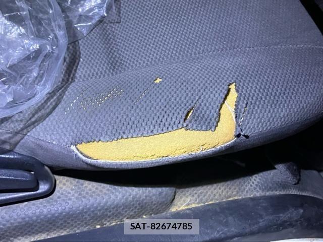 Toyota HIACE VAN 2012-10 3832863-17