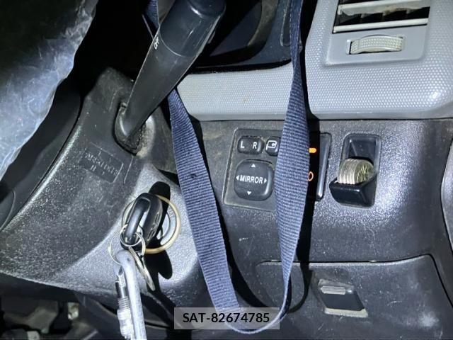 Toyota HIACE VAN 2012-10 3832863-18