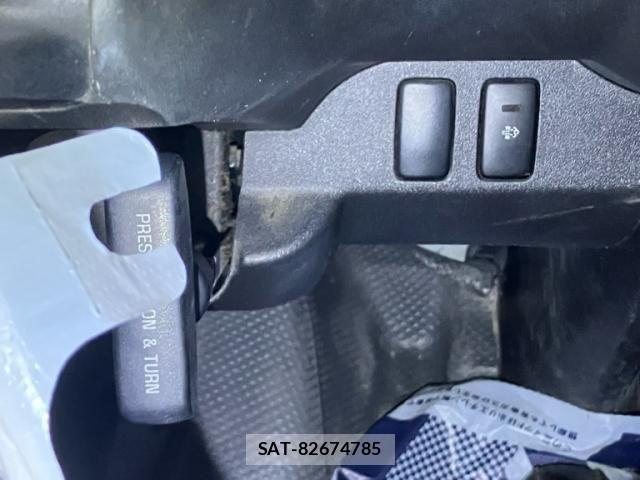 Toyota HIACE VAN 2012-10 3832863-22