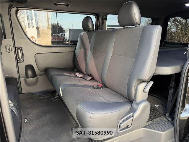 Toyota HIACE VAN 2024-08 3832842-9
