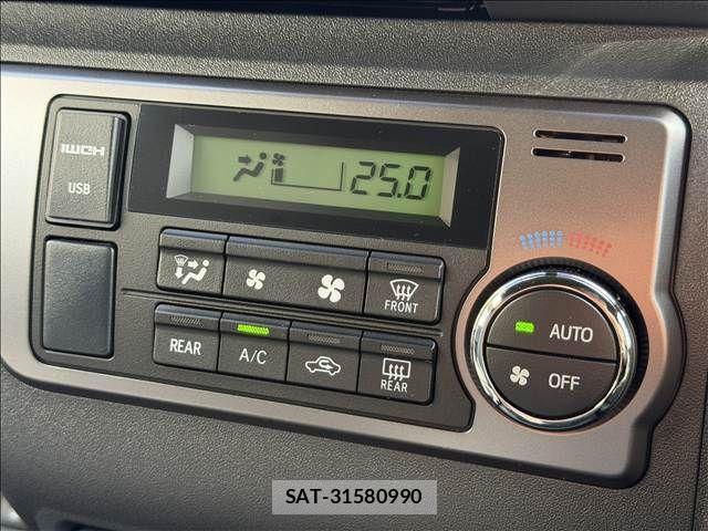 Toyota HIACE VAN 2024-08 3832842-13