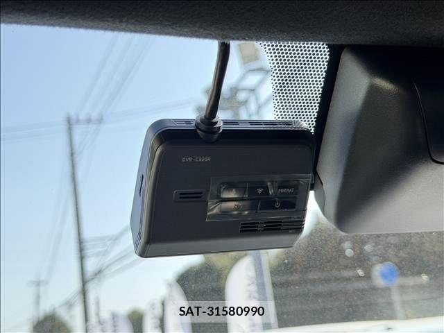 Toyota HIACE VAN 2024-08 3832842-15