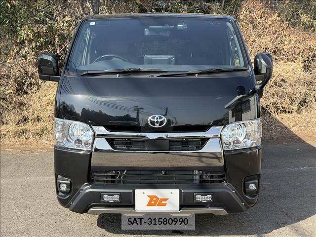 Toyota HIACE VAN 2024-08 3832842-20