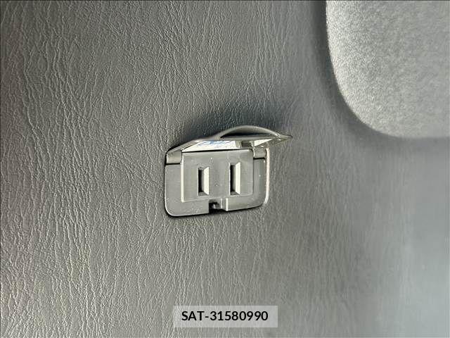 Toyota HIACE VAN 2024-08 3832842-26
