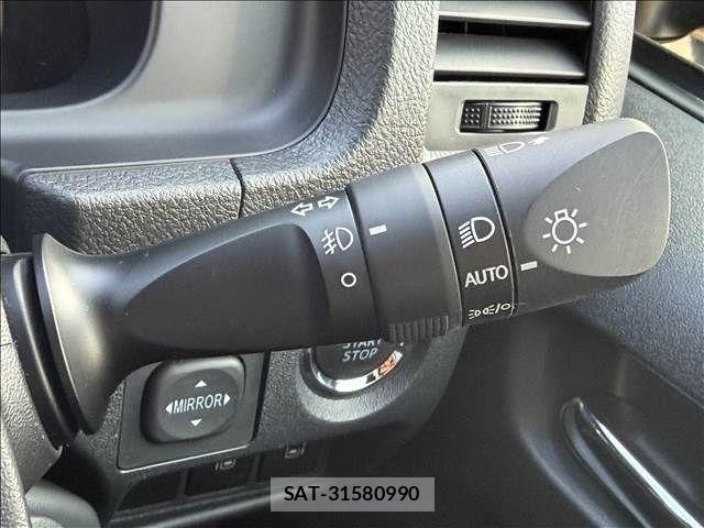Toyota HIACE VAN 2024-08 3832842-28