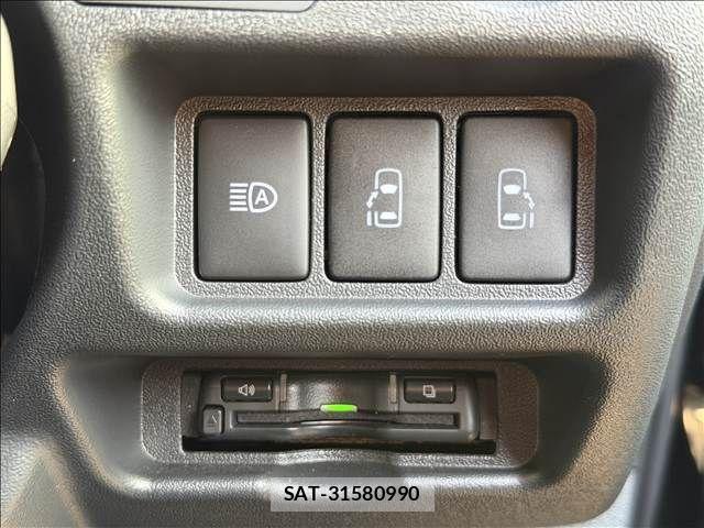 Toyota HIACE VAN 2024-08 3832842-3