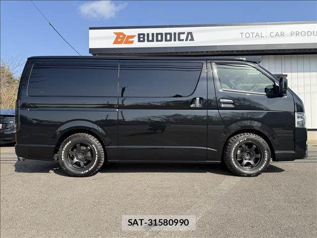 Toyota HIACE VAN 2024-08 3832842-6