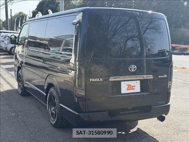 Toyota HIACE VAN 2024-08 3832842-7