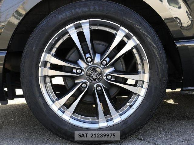 Toyota HIACE VAN 2022-01 3832843-12