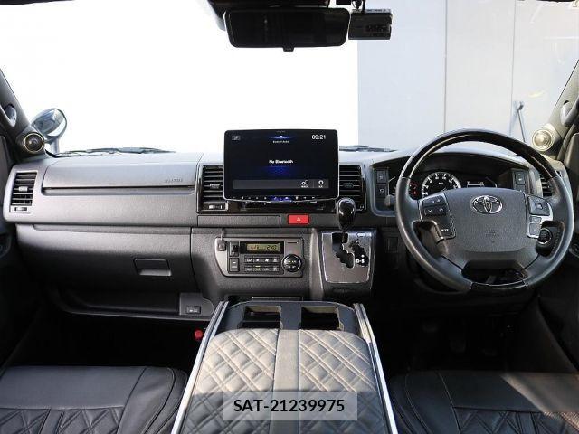 Toyota HIACE VAN 2022-01 3832843-15