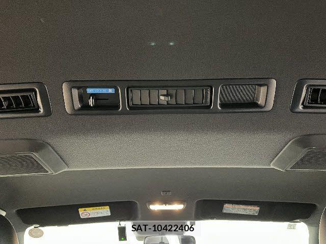 Toyota HIACE VAN 2022-12 3906069-23