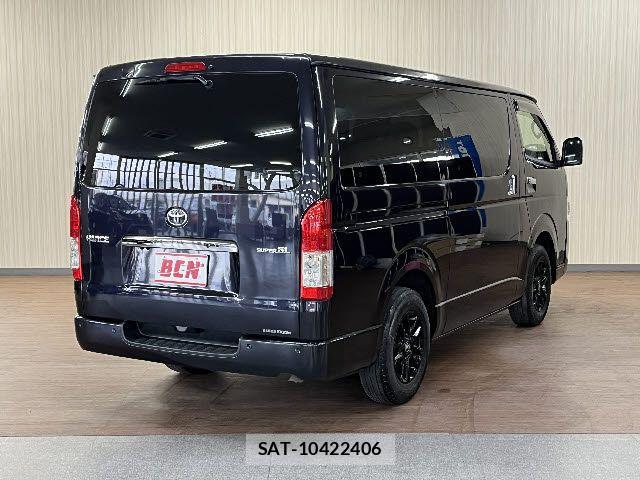 Toyota HIACE VAN 2022-12 3906069-2