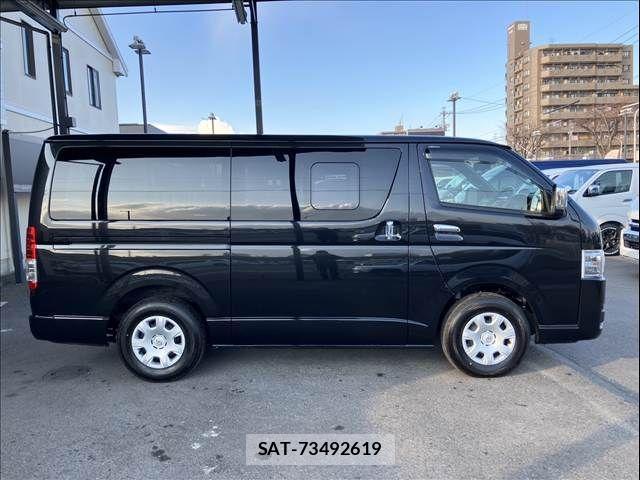 Toyota HIACE VAN 2025-09 3906041-12