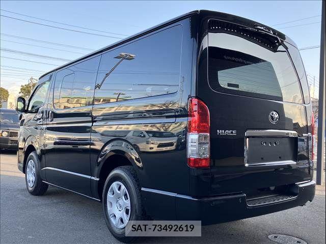Toyota HIACE VAN 2025-09 3906041-15