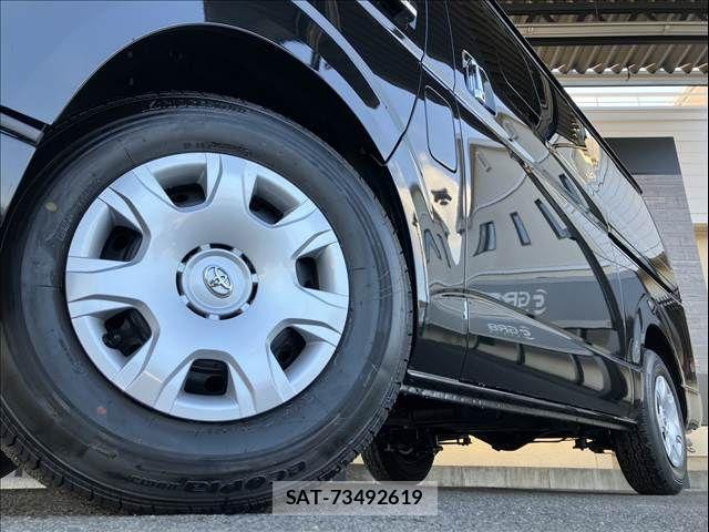 Toyota HIACE VAN 2025-09 3906041-8