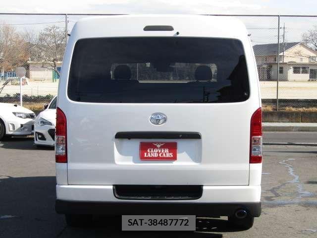 Toyota HIACE VAN 2020-07 3906046-10