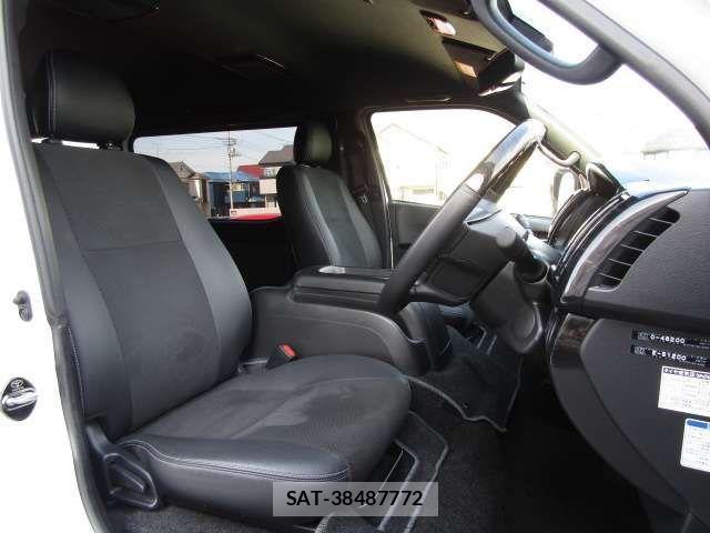 Toyota HIACE VAN 2020-07 3906046-11