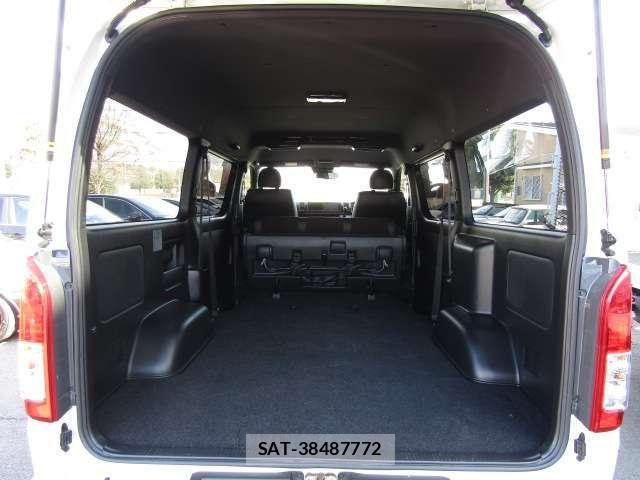 Toyota HIACE VAN 2020-07 3906046-13