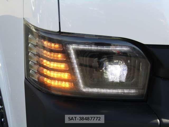 Toyota HIACE VAN 2020-07 3906046-2