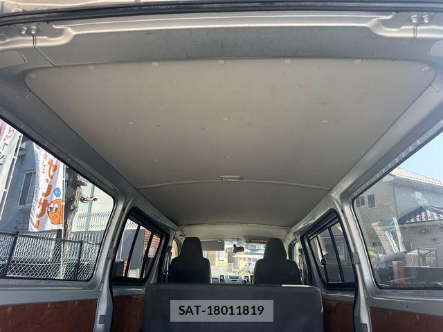 Toyota HIACE VAN 2005-12 3934335-9