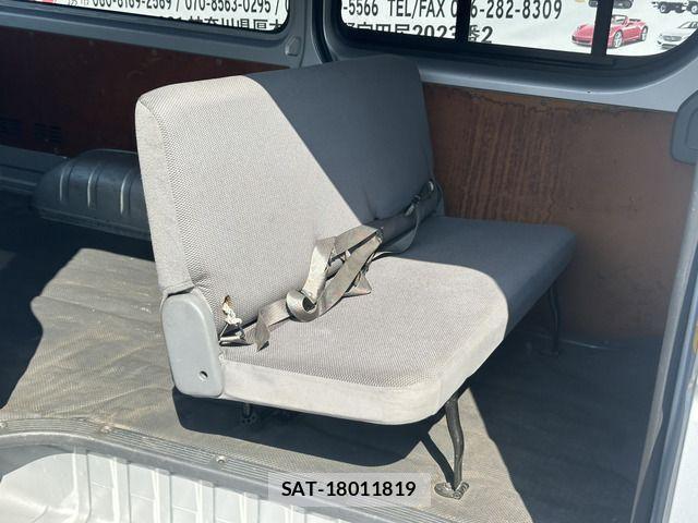 Toyota HIACE VAN 2005-12 3934335-12