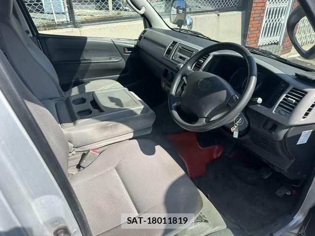 Toyota HIACE VAN 2005-12 3934335-14
