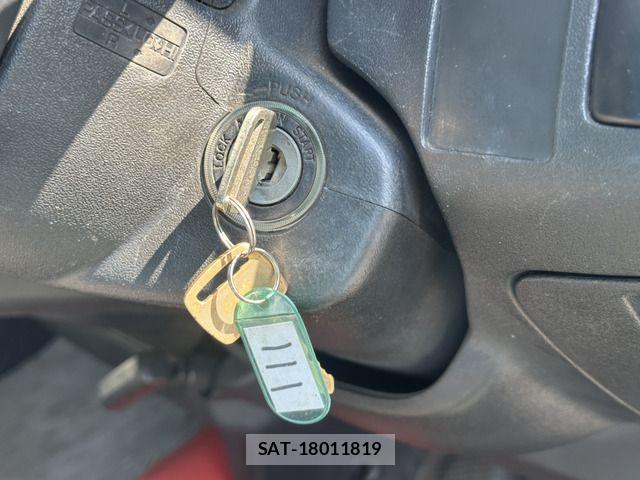 Toyota HIACE VAN 2005-12 3934335-18