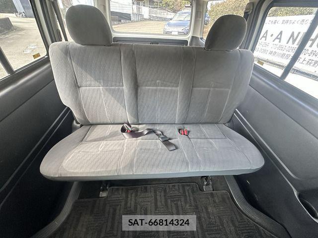 Toyota HIACE VAN 2012-06 3934329-11