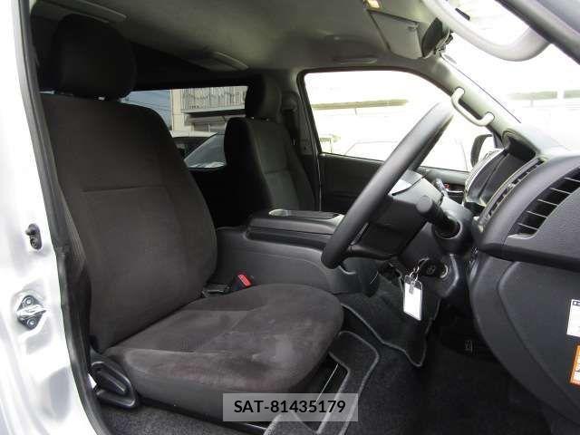 Toyota HIACE VAN 2017-02 4043213-10