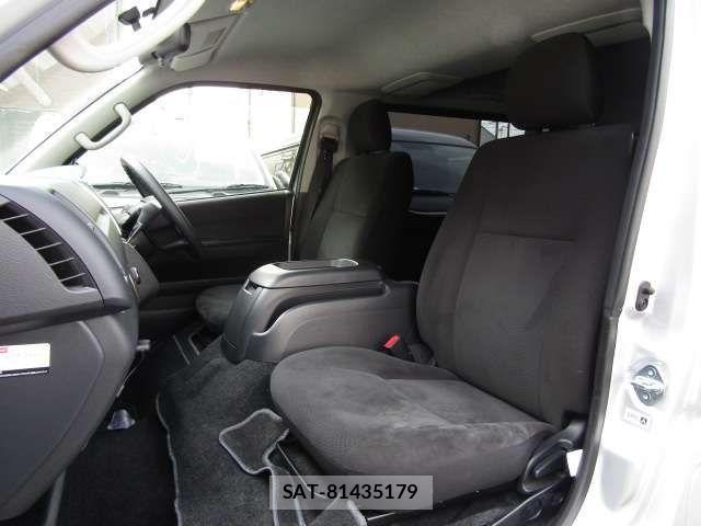 Toyota HIACE VAN 2017-02 4043213-11
