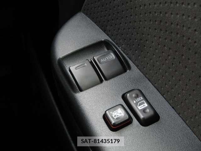 Toyota HIACE VAN 2017-02 4043213-12