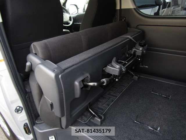 Toyota HIACE VAN 2017-02 4043213-15