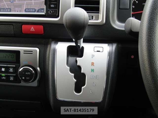 Toyota HIACE VAN 2017-02 4043213-6