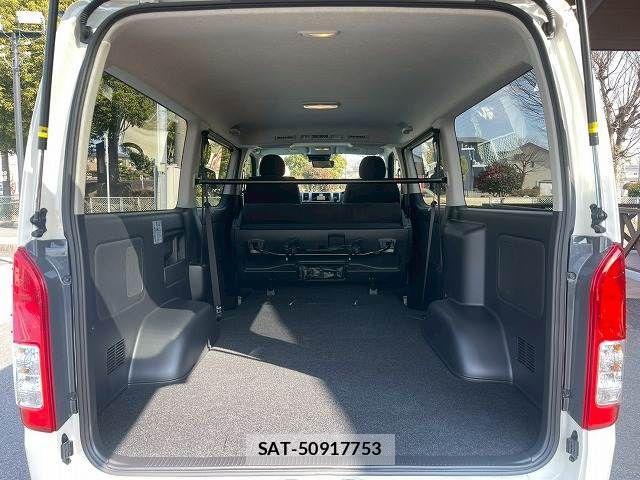 Toyota HIACE VAN 2026-01 4139452-12