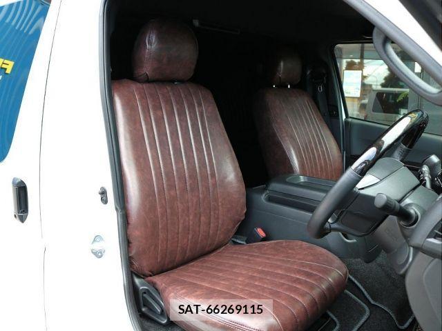 Toyota HIACE VAN 2020-04 4324707-9