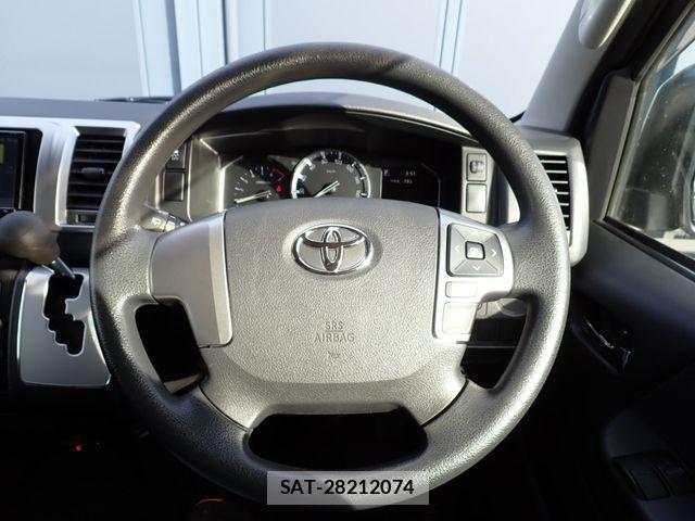 Toyota HIACE VAN 2020-11 4392611-12