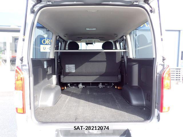 Toyota HIACE VAN 2020-11 4392611-18