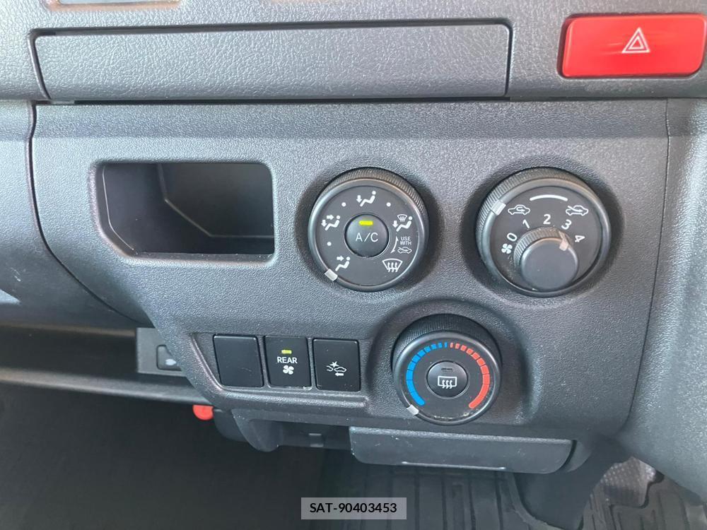 Toyota HIACE VAN 2019 1164374-15