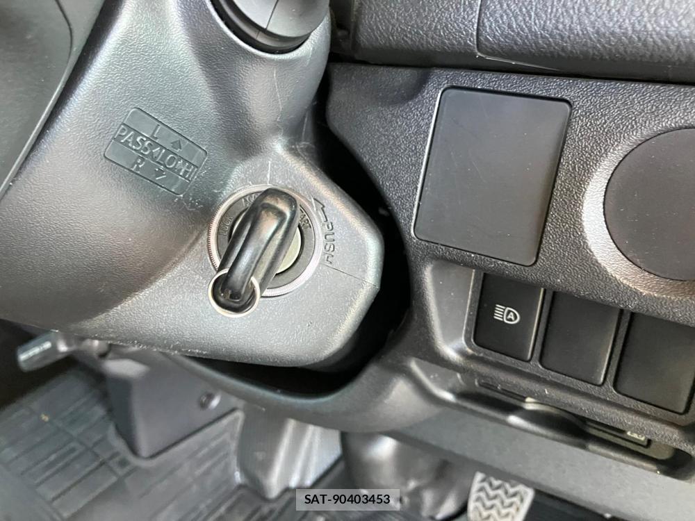 Toyota HIACE VAN 2019 1164374-17