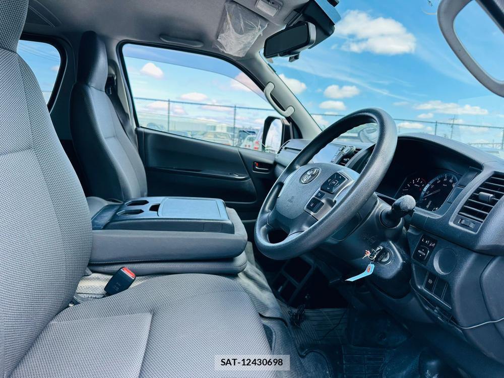Toyota HIACE VAN 2020 7175256-10
