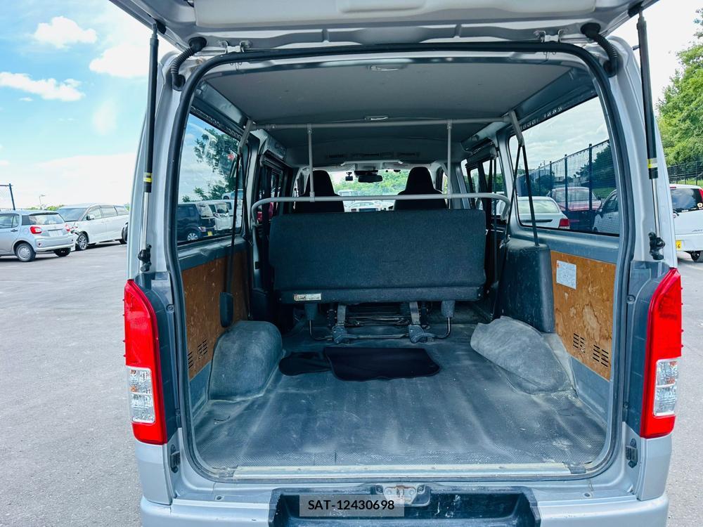 Toyota HIACE VAN 2020 7175256-24
