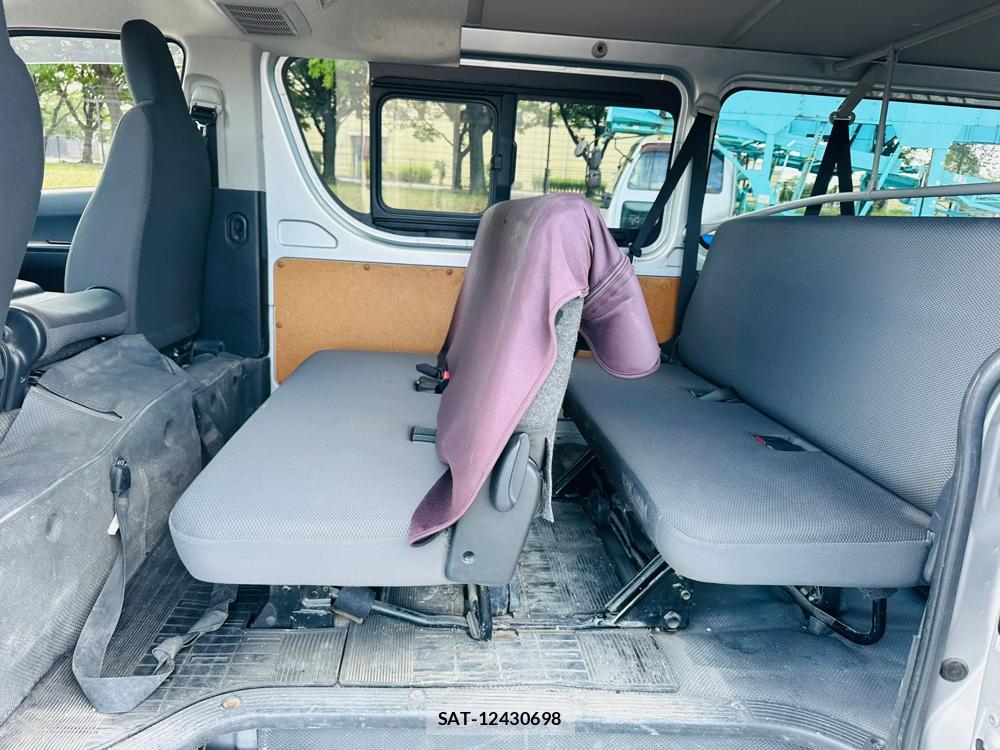 Toyota HIACE VAN 2020 7175256-8