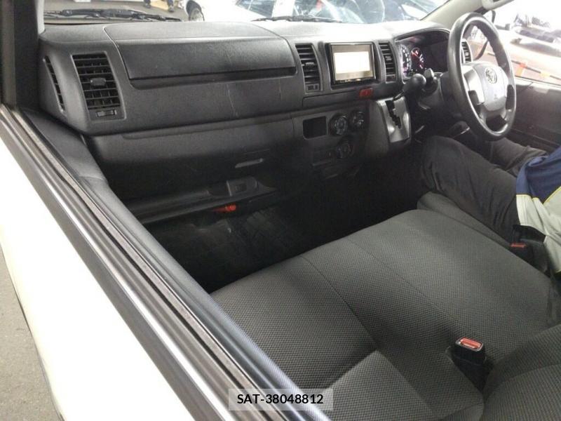 Toyota HIACE VAN 2019 7332502-5