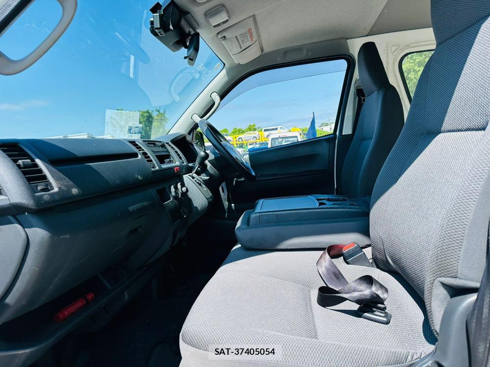 Toyota HIACE VAN 2019 7263047-9