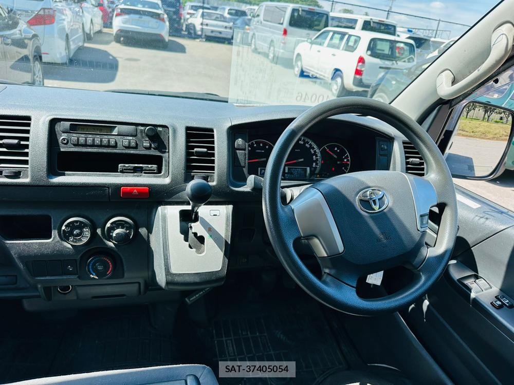 Toyota HIACE VAN 2019 7263047-12