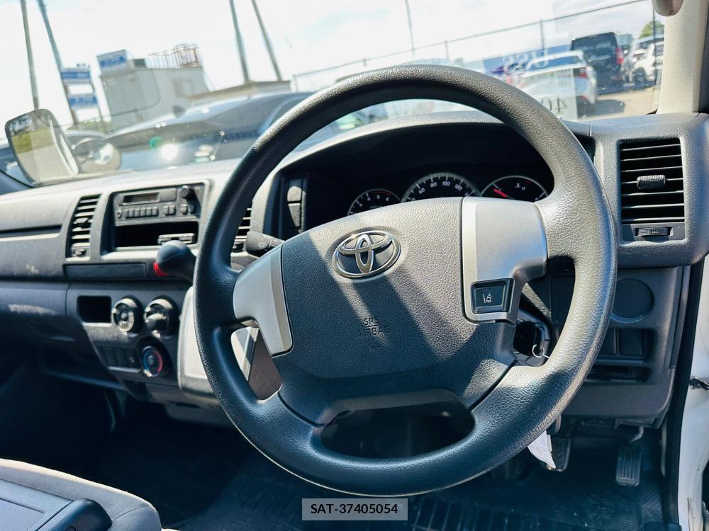 Toyota HIACE VAN 2019 7263047-13