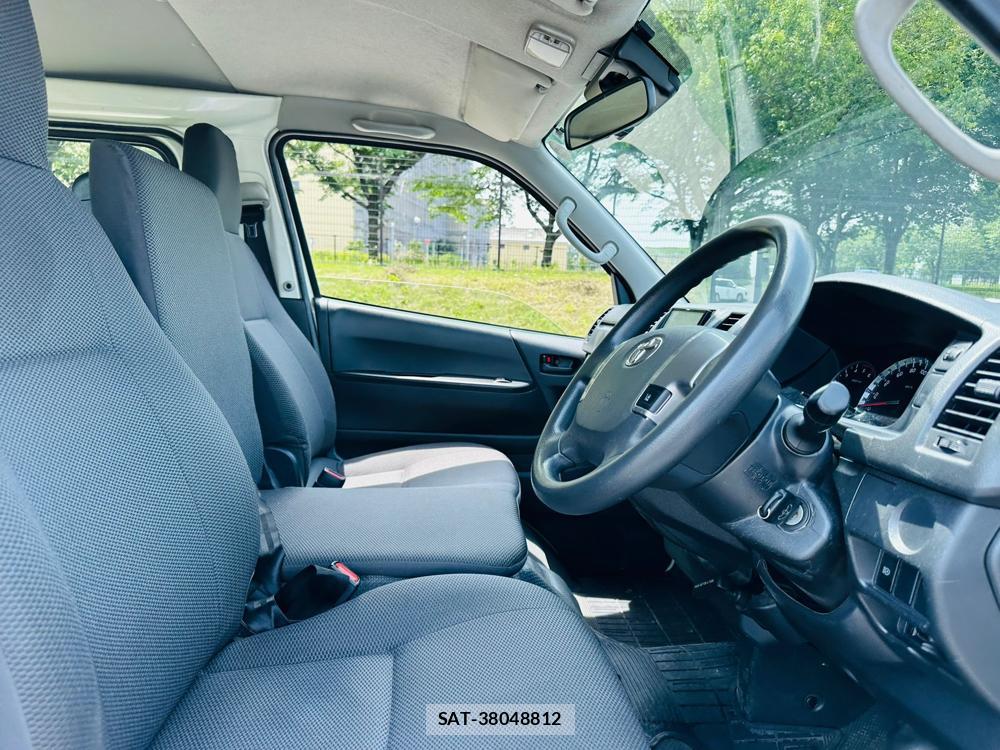 Toyota HIACE VAN 2019 7332502-10