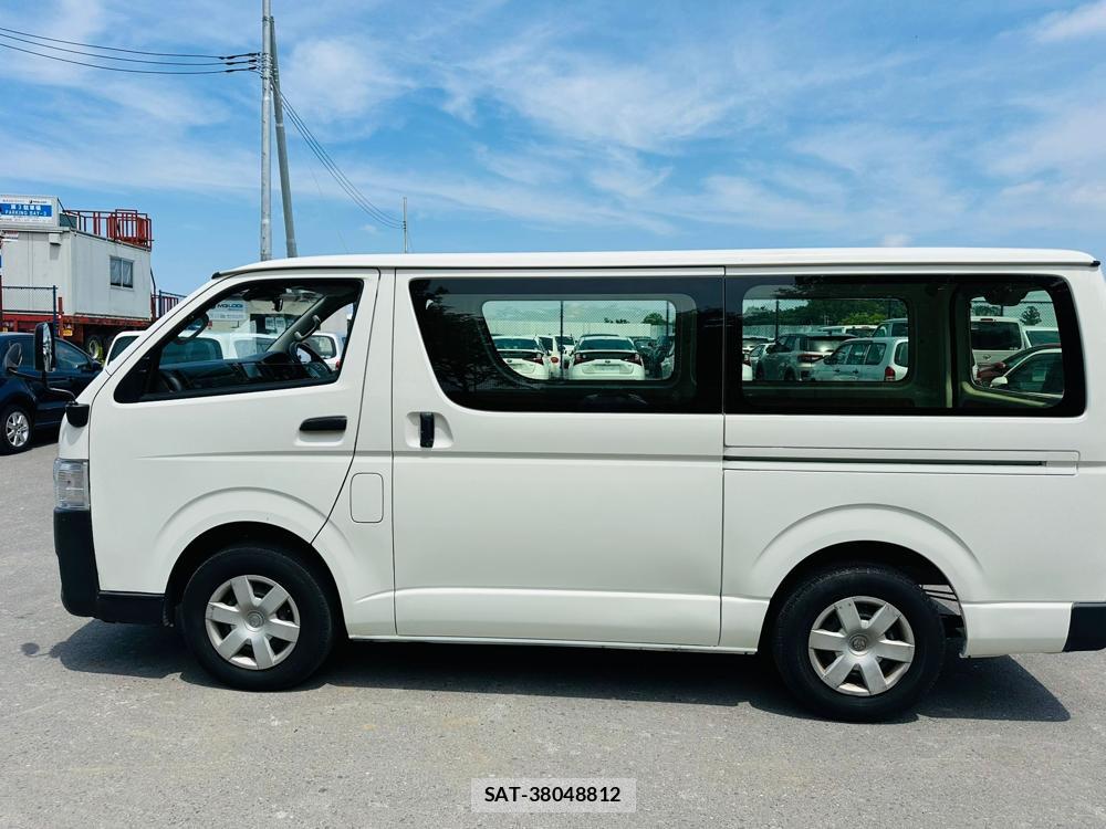 Toyota HIACE VAN 2019 7332502-1