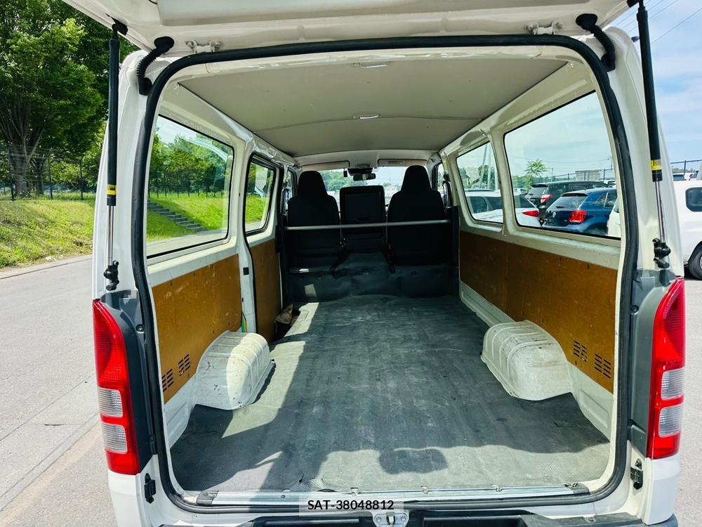 Toyota HIACE VAN 2019 7332502-24